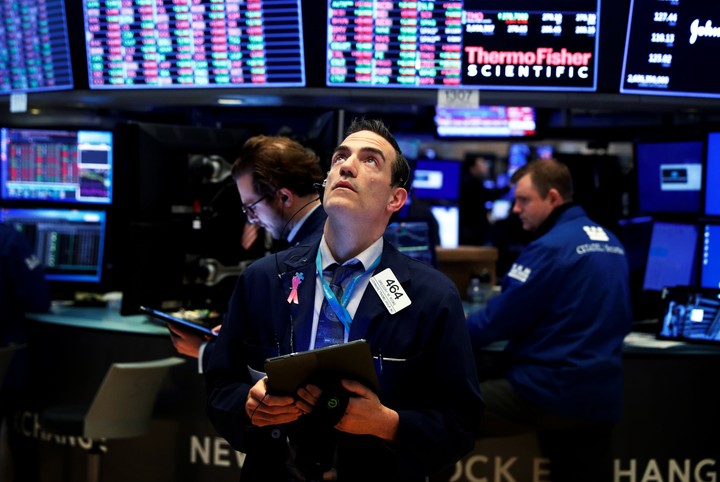 Dow Jones đóng cửa cao nhất trong năm, kết thúc tháng 11 'bom tấn'
