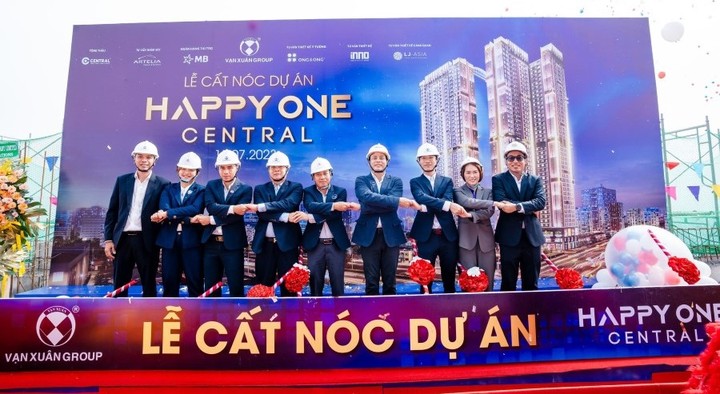 Cất nóc dự án Happy One Central hơn 1.300 căn hộ tại Bình Dương