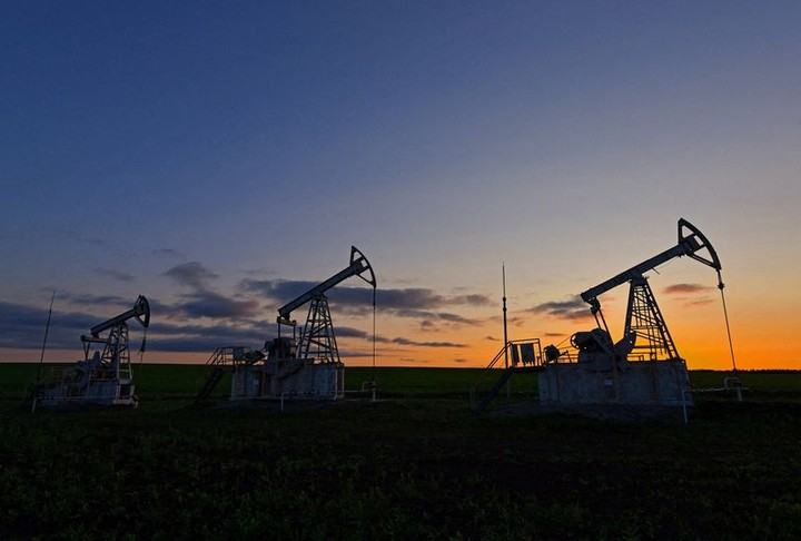 Giá dầu suy giảm trước các lo ngại về suy thoái kinh tế toàn cầu